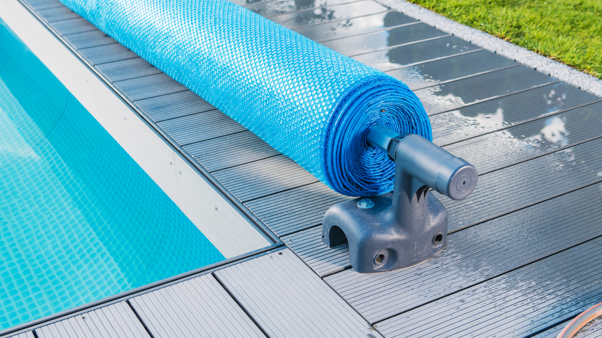 Featured image for “Say Goodbye to Cold Swims: Smart Ways to Retain Heat Overnight Using Solar Covers”